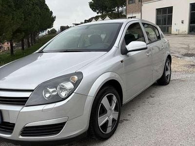 Usata Opel Astra Cosmo 101 CV (74 kW) 2005 Berlina