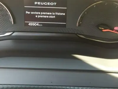 Usata Peugeot 2008 131 CV (96 kW) 2021 Grigio SUV