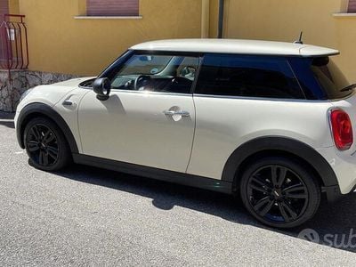 Usata Mini ONE 102 CV (75 kW) 2017 Utilitaria