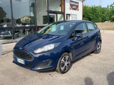 Usata Ford Fiesta Business Edition 80 CV (58 kW) 2014 Blu/azzurro Utilitaria