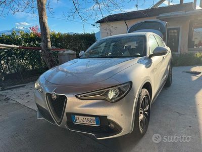 Usata Alfa Romeo Stelvio 210 CV (154 kW) 2017 Grigio SUV