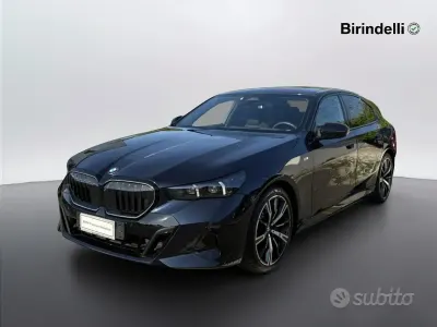 Begagnad BMW 520 M Sport 197 HK (144 kW) 2024 Grå Sedan