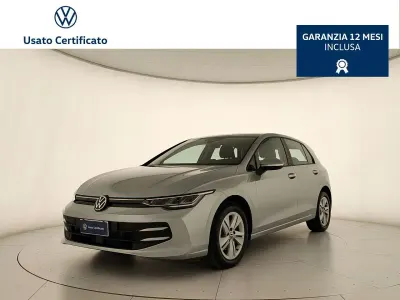 Usata VW Golf VIII Life 116 CV (85 kW) 2025 Grigio Berlina