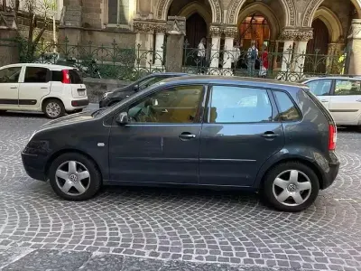 Usata VW Polo Highline 101 CV (74 kW) 2004 Grigio Utilitaria
