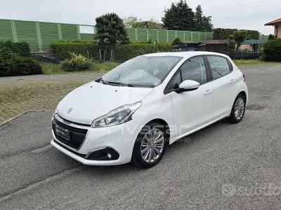 Usata Peugeot 208 83 CV (61 kW) 2019 Bianco Utilitaria