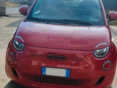 Usata Fiat 500e Icon 42 kW (58 CV) 2022 Rosso Utilitaria