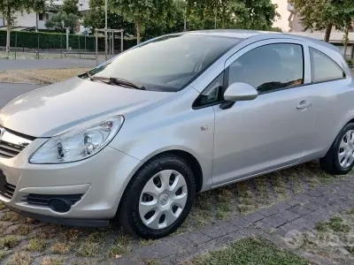 Usata Opel Corsa Enjoy 60 CV (44 kW) 2010 Utilitaria