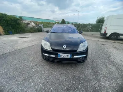 Usata Renault Laguna III Initiale 150 CV (110 kW) 2008 Nero Berlina