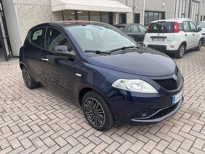 Usata Lancia Ypsilon Platinum 69 CV (50 kW) 2020 Blu Utilitaria