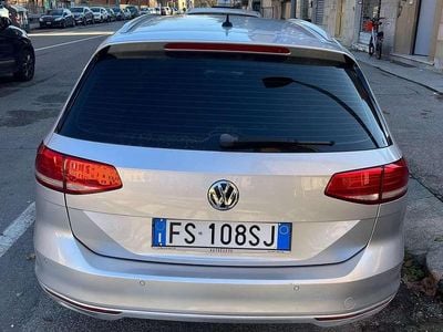 Usata VW Passat Executive 150 CV (110 kW) 2018 Argento Station wagon