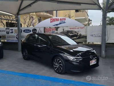 Begagnad VW Golf VIII Style 131 HK (96 kW) 2020 Svart Sedan