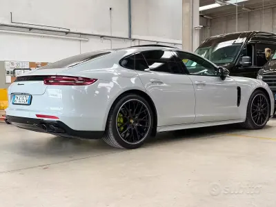 Usata Porsche Panamera 330 CV (242 kW) 2018 Bianco Utilitaria
