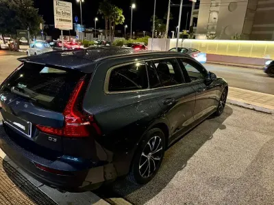 Usata Volvo V60 Business Edition 150 CV (110 kW) 2020 Blu Station wagon
