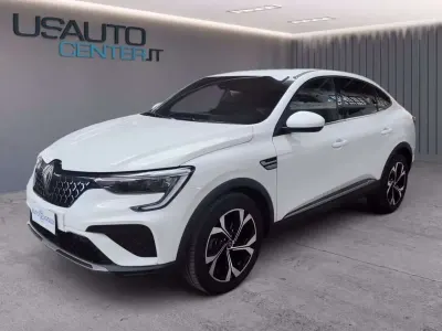 Usata Renault Arkana Techno 140 CV (102 kW) 2024 0q bianco puro SUV