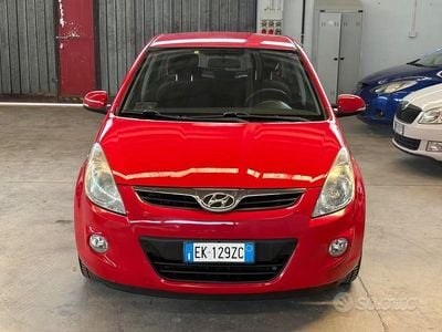 Usata Hyundai i20 Edition 78 CV (57 kW) 2011 Rosso Utilitaria