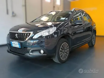 Usata Peugeot 2008 Active 100 CV (73 kW) 2016 Nero SUV