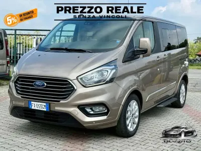 Usata Ford Tourneo Titanium 185 CV (136 kW) 2019 Grigio Monovolume