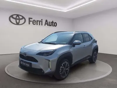 Usata Toyota Yaris Cross Lounge 116 CV (85 kW) 2024 Grigio SUV