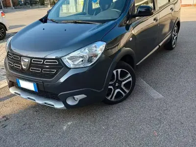 Usata Dacia Lodgy Stepway 109 CV (80 kW) 2018 Monovolume