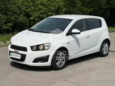 Usata Chevrolet Aveo LT 86 CV (63 kW) 2012 Bianco Utilitaria