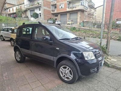 Usata Fiat Panda 4x4 Climbing 75 CV (55 kW) 2011 Utilitaria