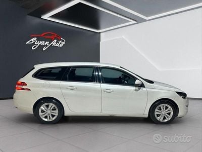 Usata Peugeot 308 Business-Line 120 CV (88 kW) 2015 Bianco Station wagon