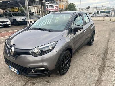 Usata Renault Captur Life 89 CV (65 kW) 2015 Grigio SUV