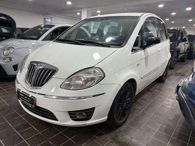 Bianco metallizzato Usata 2010 Lancia Musa Monovolume | 4490 € (Buon prezzo)