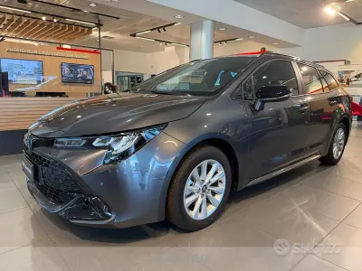 Nuova Toyota Corolla Active 98 CV (72 kW) 2026 Grigio Station wagon