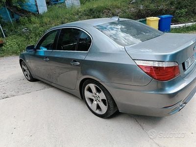 Usata BMW 530 235 CV (172 kW) 2007 Grigio Berlina