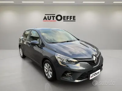 Usata Renault Clio V Life 101 CV (74 kW) 2021 Grigio Berlina