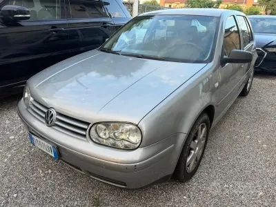 Usata VW Golf IV 105 CV (77 kW) 2003 Grigio Berlina
