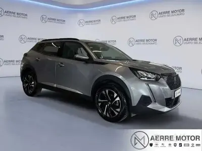 Usado Peugeot 2008 Allure 131 HP (96 kW) 2021 Cinzento SUV