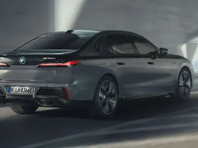Nuova BMW i7 135 kW (184 CV) 2026 Argento Berlina