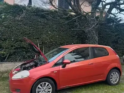Usata Fiat Punto 75 CV (55 kW) 2006 Arancione Utilitaria
