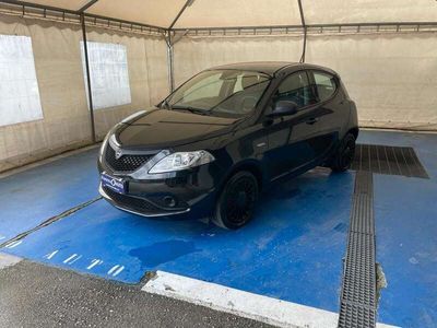 usata Lancia Ypsilon 1.0 firefly hybrid Silver s