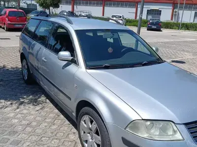Usata VW Passat 110 CV (80 kW) 2004 Grigio Station wagon