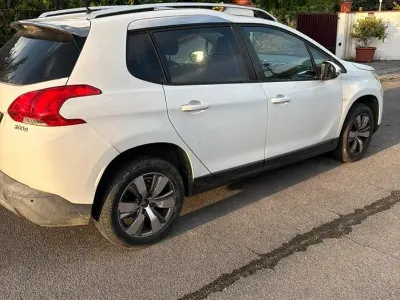 Usata Peugeot 2008 82 CV (60 kW) 2015 Bianco SUV