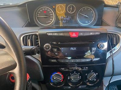 Usata Lancia Ypsilon 69 CV (50 kW) 2015 Grigio Utilitaria