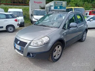 Usata Fiat Sedici 107 CV (78 kW) 2007 Grigio SUV