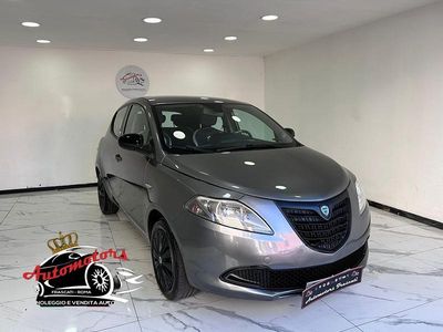 Usata Lancia Ypsilon 95 CV (69 kW) 2015 Grigio Utilitaria