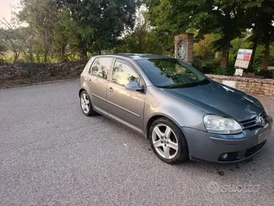 Usata VW Golf V 105 CV (77 kW) 2007 Grigio Berlina