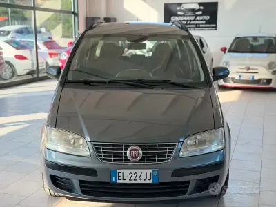 Usata Fiat Idea Dynamic 77 CV (56 kW) 2012 Grigio Monovolume