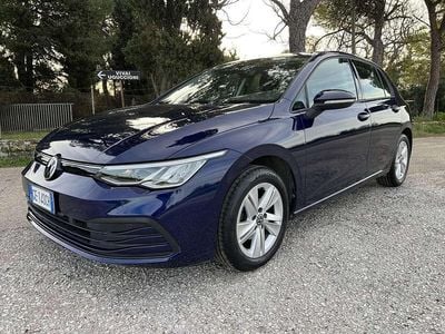 Usata VW Golf VIII Life 110 CV (80 kW) 2021 Blu Berlina