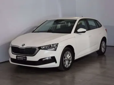 Usata Skoda Scala Ambition 95 CV (69 kW) 2023 Bianco magnolia Utilitaria