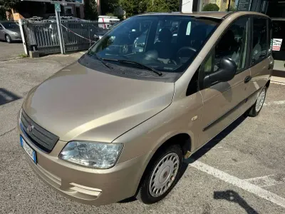 Usata Fiat Multipla Active 92 CV (67 kW) 2008 Oro Monovolume