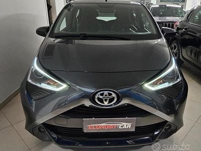 Usata Toyota Aygo Connect Style 72 CV (52 kW) 2020 Grigio Utilitaria