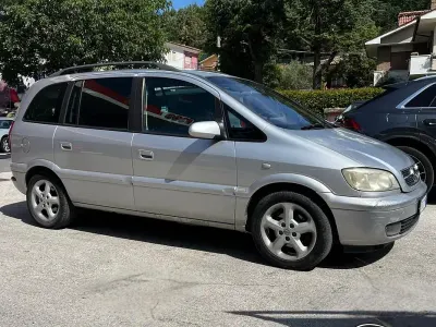 Usata Opel Zafira 101 CV (74 kW) 2005 Grigio Monovolume