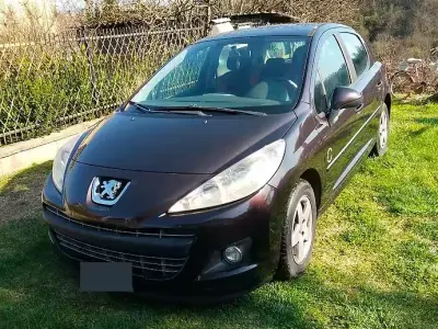 Usata Peugeot 207 68 CV (50 kW) 2011 Berlina