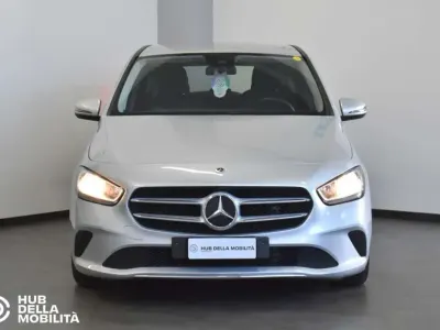 Usata Mercedes B180 116 CV (85 kW) 2022 Argento Utilitaria